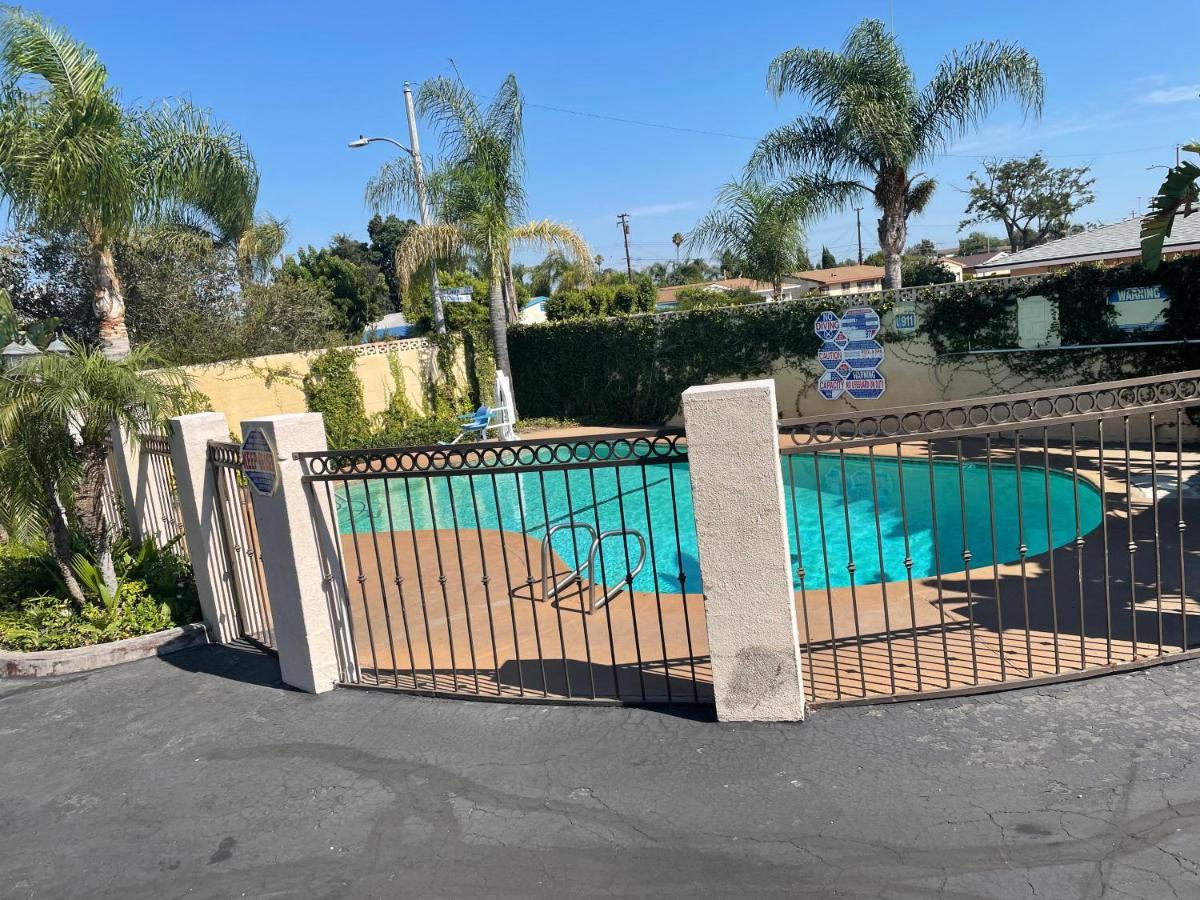 Legacy Inn & Suites Anaheim Ngoại thất bức ảnh