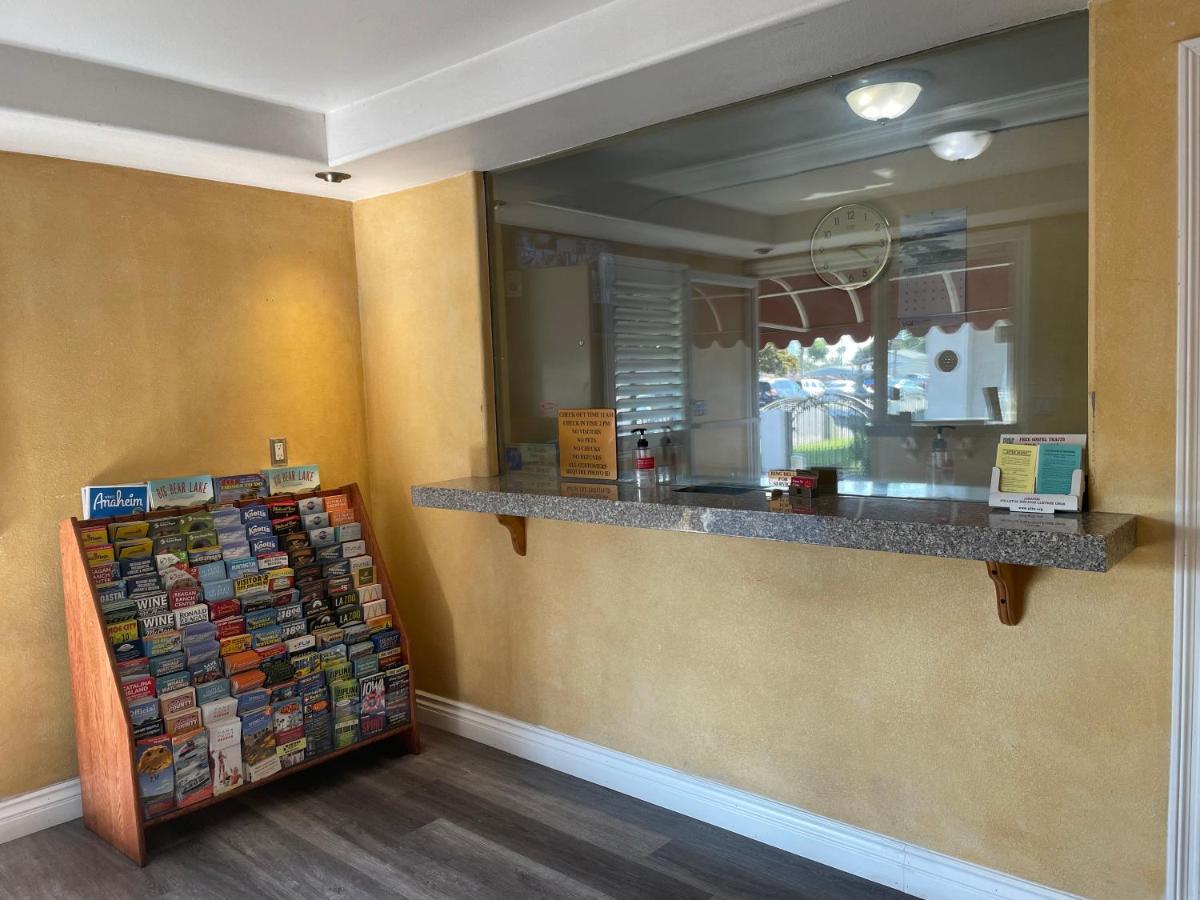 Legacy Inn & Suites Anaheim Ngoại thất bức ảnh
